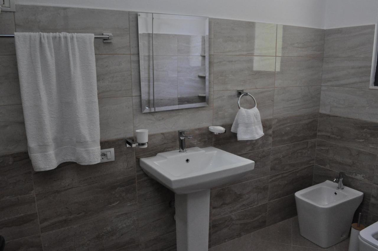 Timber Guest House Berat Esterno foto