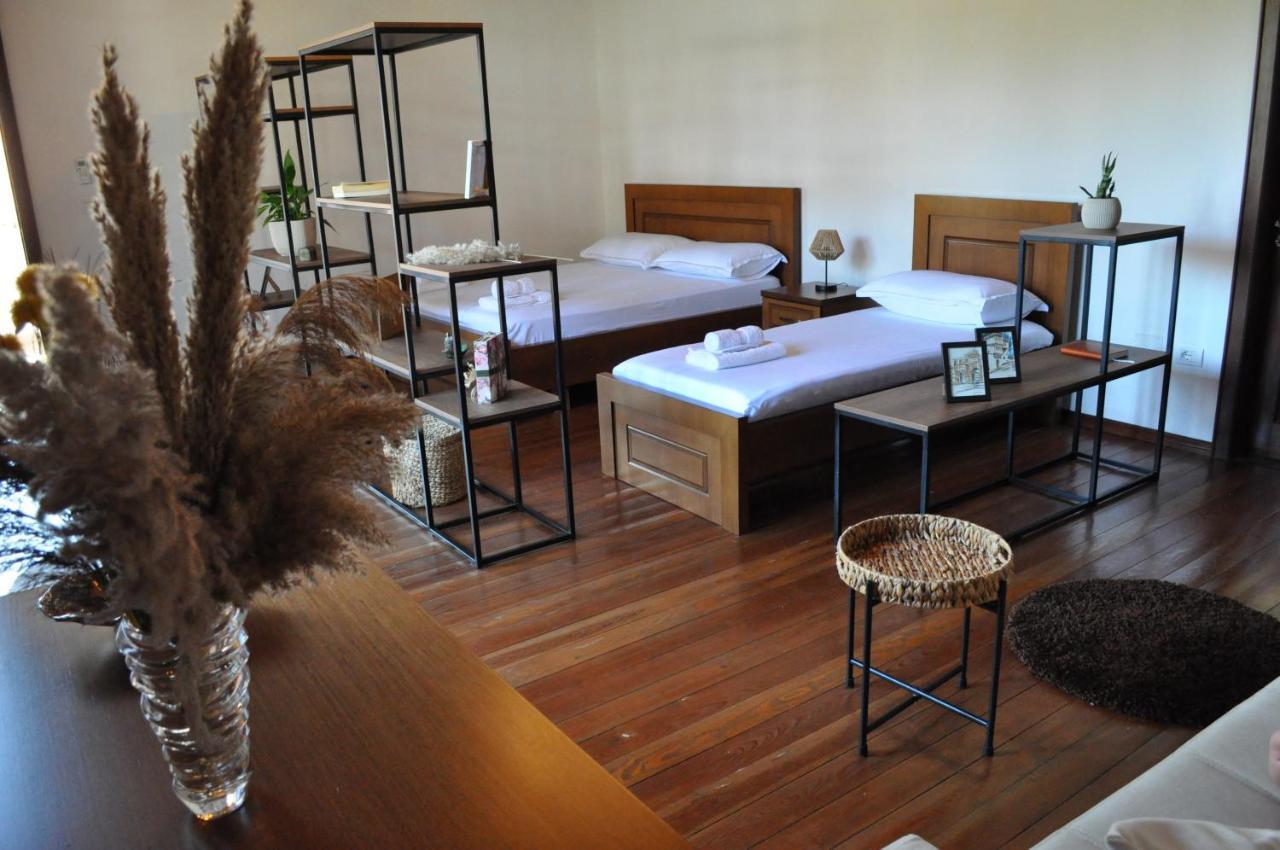 Timber Guest House Berat Esterno foto
