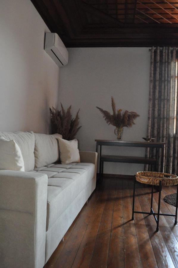 Timber Guest House Berat Esterno foto