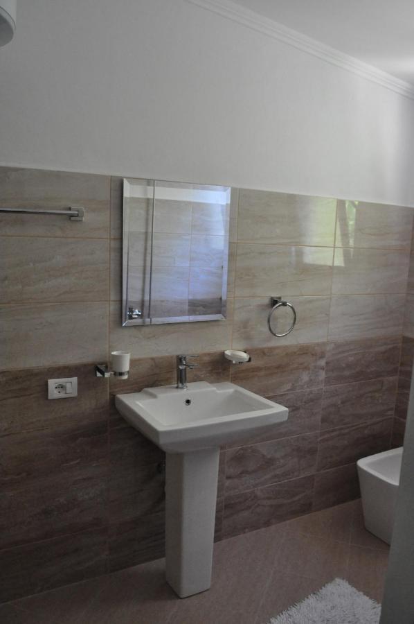 Timber Guest House Berat Esterno foto