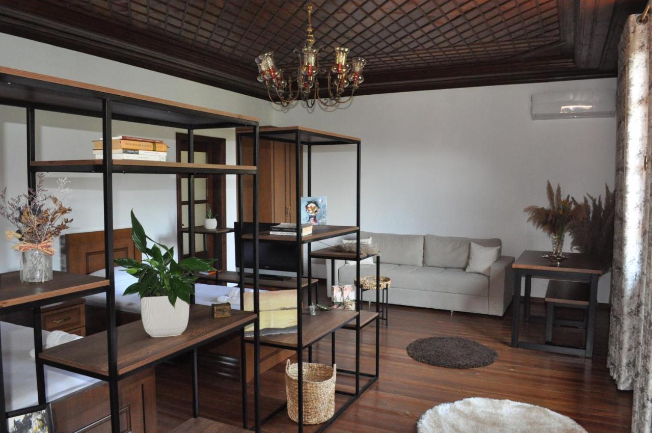 Timber Guest House Berat Esterno foto