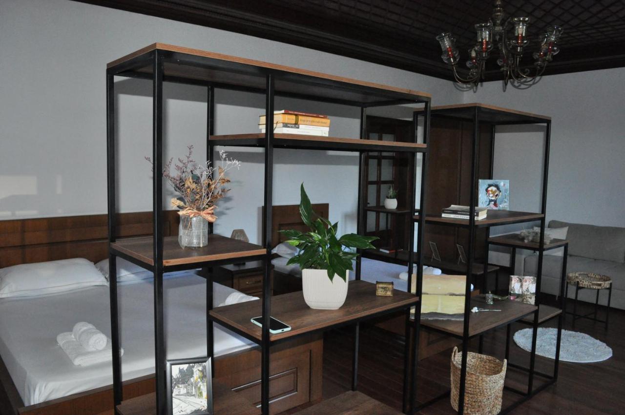 Timber Guest House Berat Esterno foto